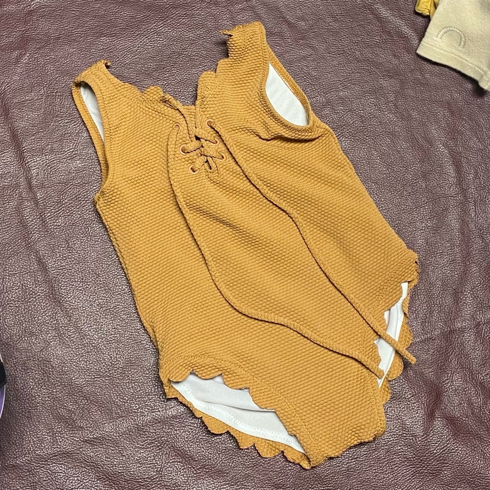 Rylee and Cru swim 6-12mo